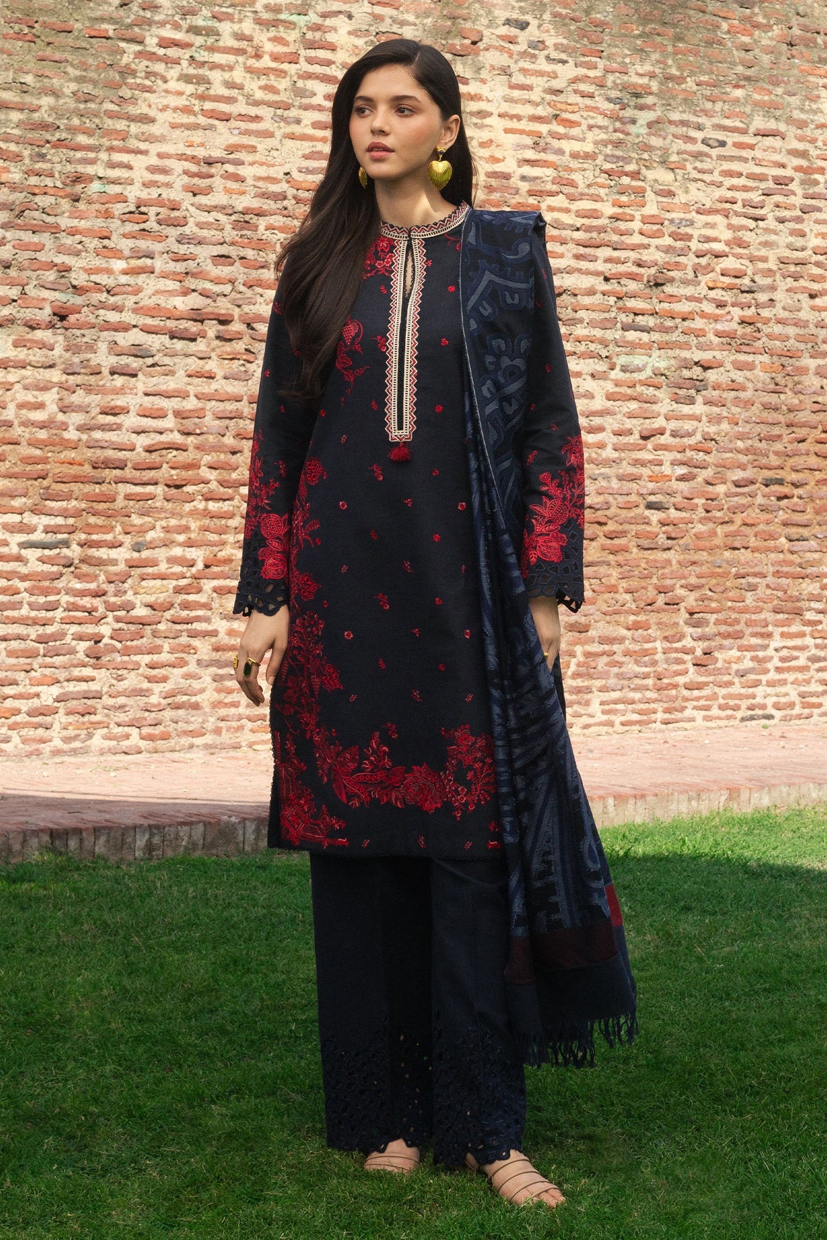 DARYA-D2 by Zara Shahjahan Zara Shahjahan