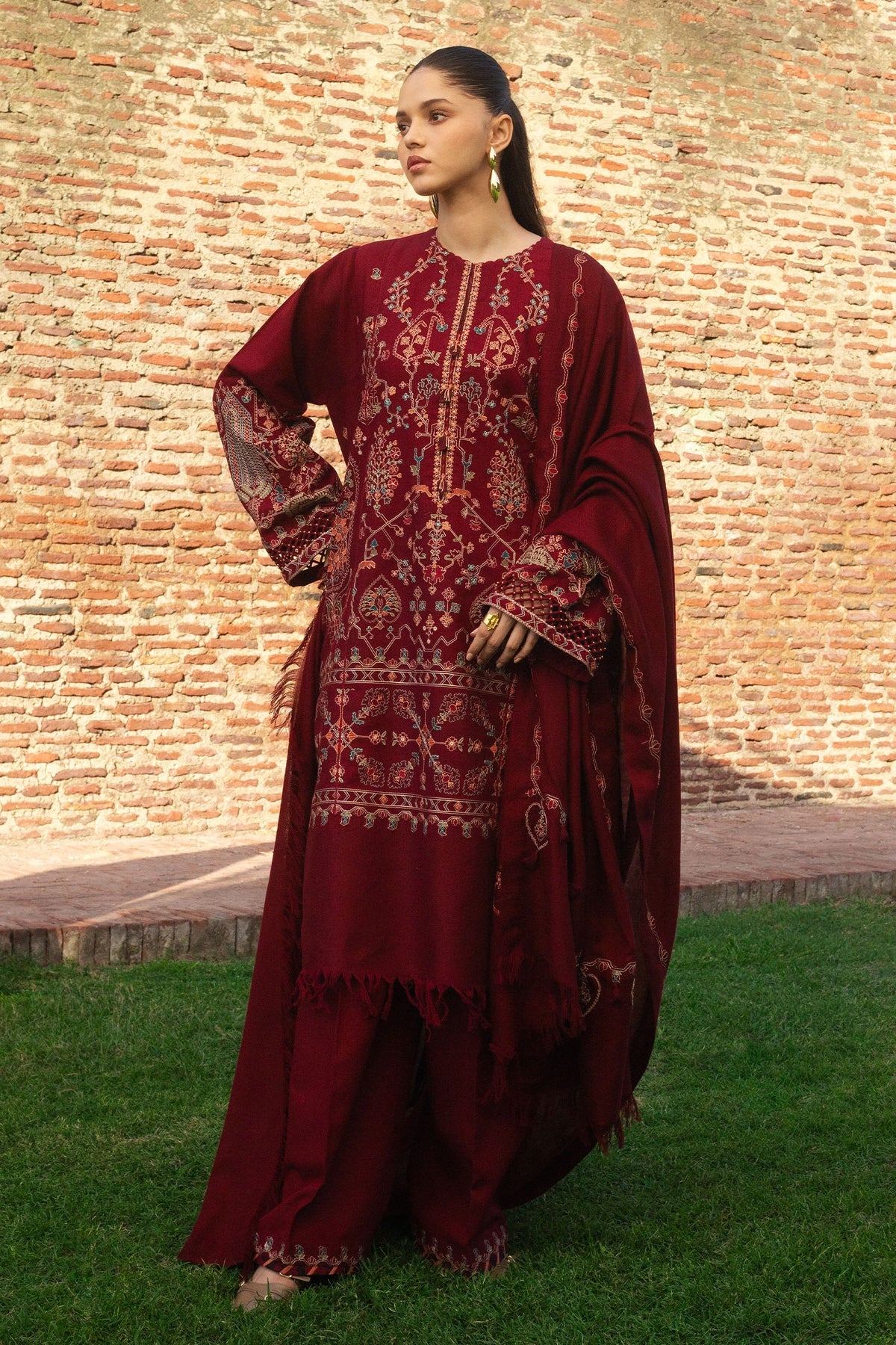 RAHA-D8 by Zara Shahjahan Zara Shahjahan