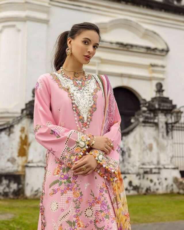 Mushq 𝐌𝐚𝐧𝐚𝐫𝐚𝐦 𝐋𝐮𝐱𝐮𝐫𝐲 lawn collection available for booking
For online order do inbox or WhatsApp 00971528875544
Cash on delivery available all over UAE 🇦🇪
For daily updates join out WhatsApp group#mushq #mushqpk #manaram #mahirakhan #luxurylawn #lawn #summercollection #summerlawn #lawncollection#unstitchedcollection #sharjah