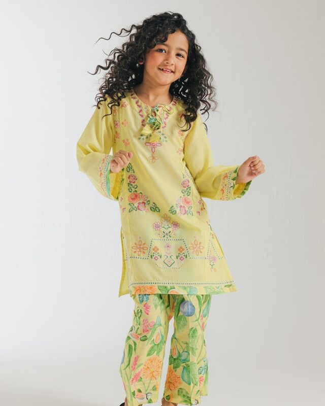 Beautiful kids eid collection available for booking 
For online order do inbox or WhatsApp 00971528875544
Cash on delivery available all over UAE 🇦🇪 😀